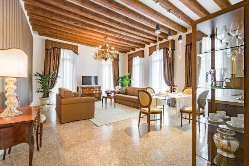 San Teodoro Palace Luxury Apartments San Teodoro Palace Luxury Apartments
